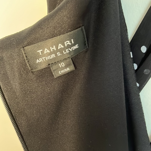 TAHARI ARTHUR S. LEVINE dress polka dot with lining and a zipper at the back - Picture 5 of 5